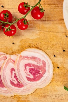 Rolled pancetta with rind